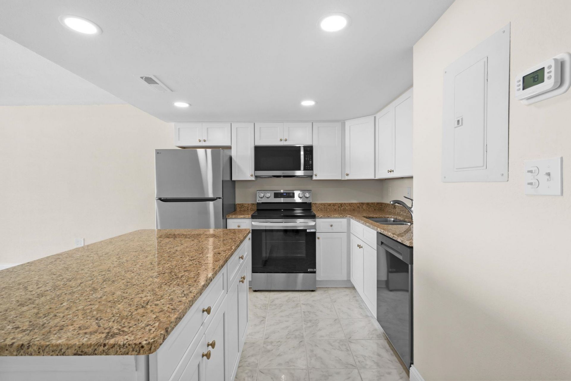 1012 N Waccamaw Dr.  Photo 14