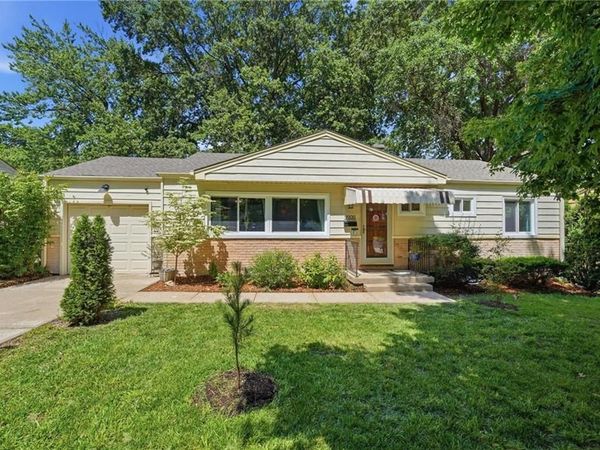 9908 Harrison Street, Kansas City, MO 64131