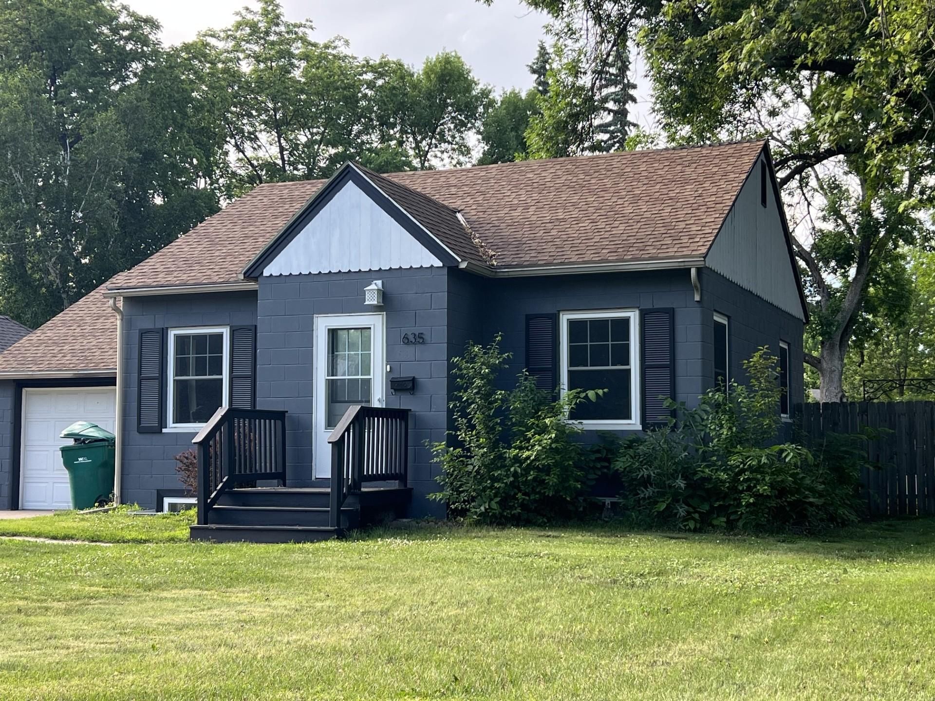 635 E 2nd Street , Litchfield, MN 55355