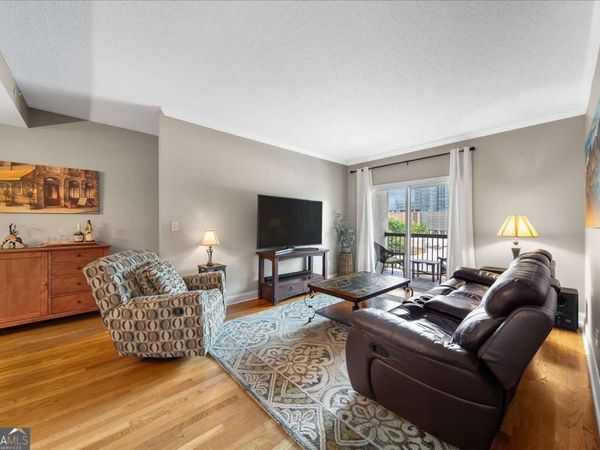 1074 Peachtree Walk NE, Unit B401, Atlanta, GA 30309
