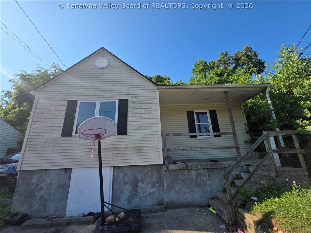 325 Olive Street, Huntington, WV 25705 Main Photo