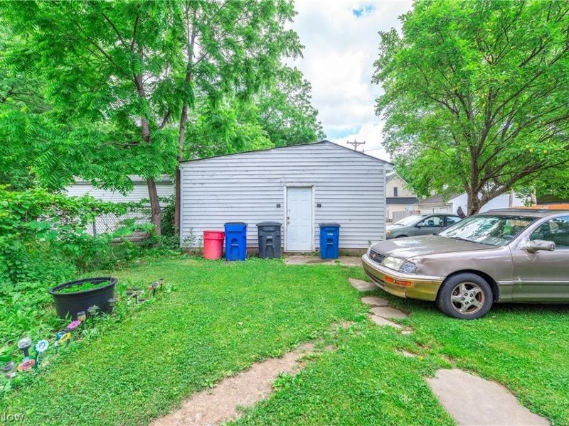 3295 W 56th Street , Cleveland, OH 44102 Photo 6