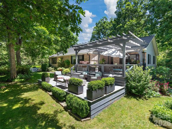 122 Brandon Road, Hendersonville, NC 28739