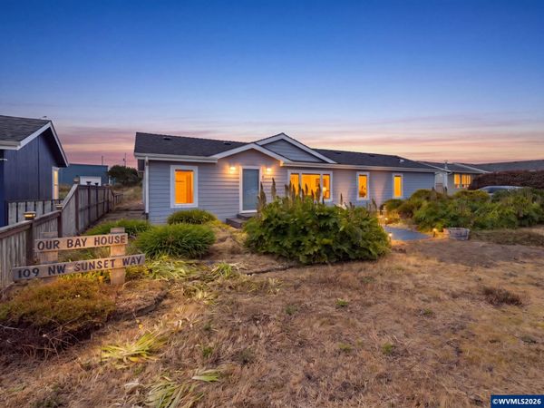 109 NW Sunset Wy, Waldport, OR 97394