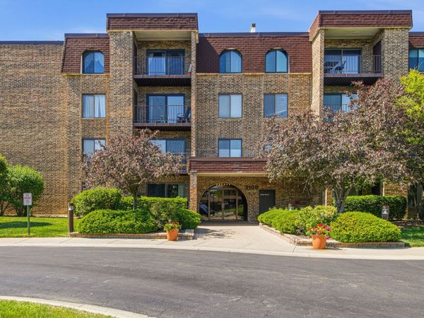 2100 Valencia Drive , Unit 102B, Northbrook, IL 60062