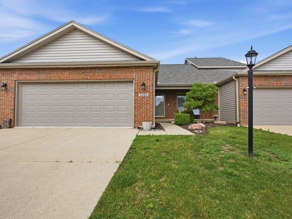 2526 Windward Boulevard, Unit 2526, Champaign, IL 61821