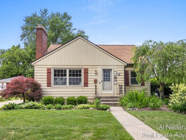 303 Wallinwood Avenue NE, Grand Rapids, MI 49503