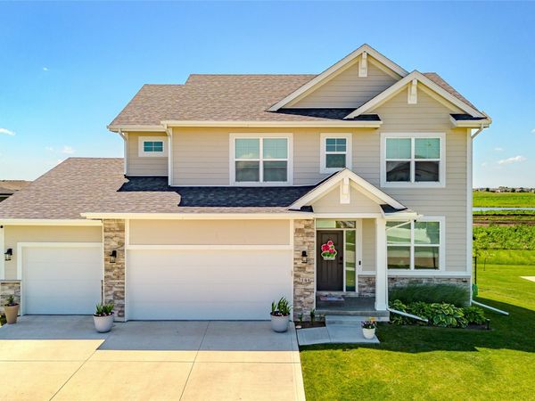 3144 Lakeview Drive SE, Altoona, IA 50009