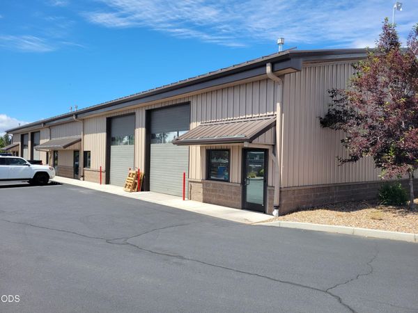 61400 American Lane, Bend, OR 97702