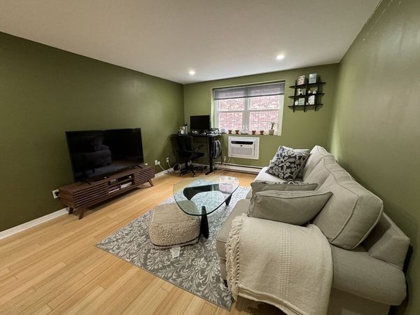 116 Sycamore St, Unit 22, Somerville, MA 02145
