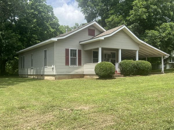 424 Mammoth Street , Thayer, MO 65791
