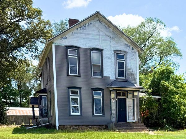 208 S Church Street , Everton, MO 65646