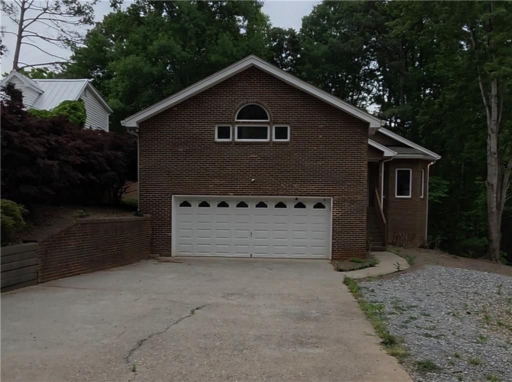 6137 White Oak Drive, Flowery Branch, GA 30542 Main Photo