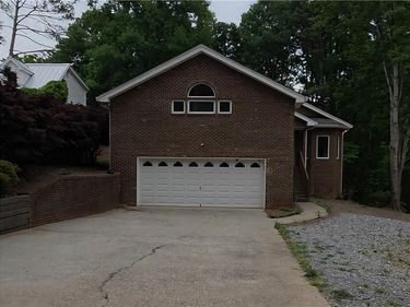 6137 White Oak Drive, Flowery Branch, GA 30542