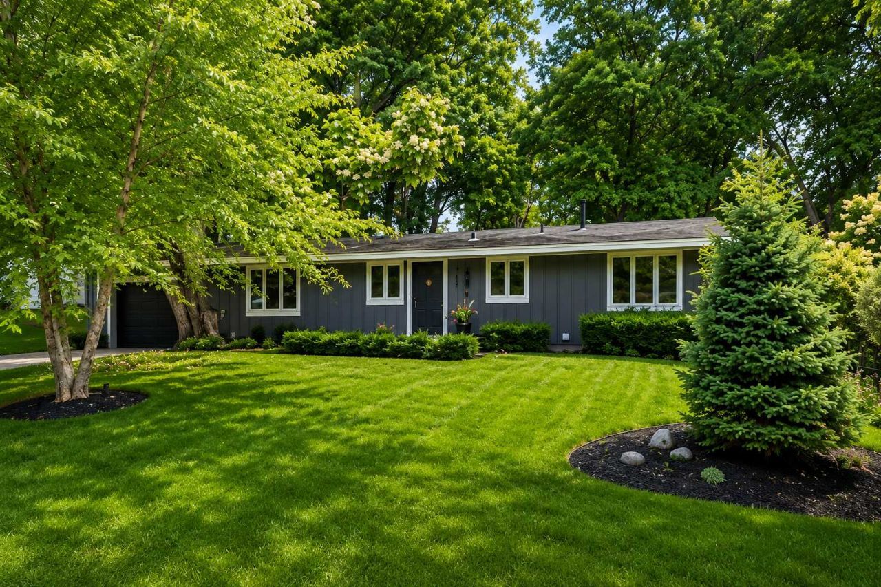 3633 Flag Avenue N, New Hope, MN 55427