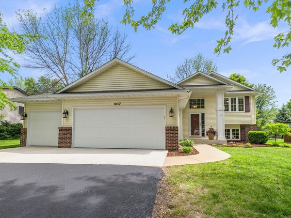 907 Deer Ridge Street NW, Lonsdale, MN 55046