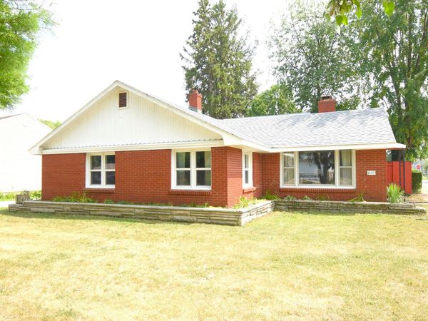 829 W Washington Street , Rensselaer, IN 47978