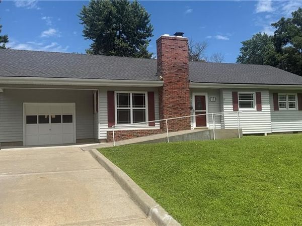 809 Anderson Street, Warrensburg, MO 64093