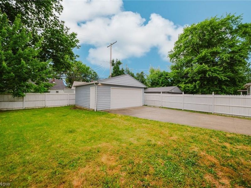 18400 Maple Heights Boulevard , Maple Heights, OH 44137 Photo 38