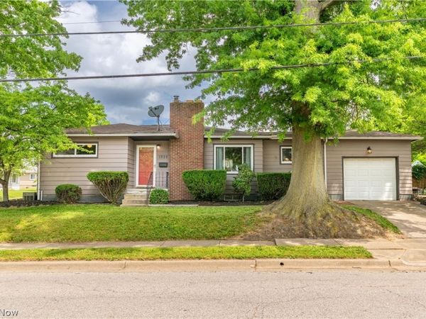 1925 Quayle Drive , Akron, OH 44312