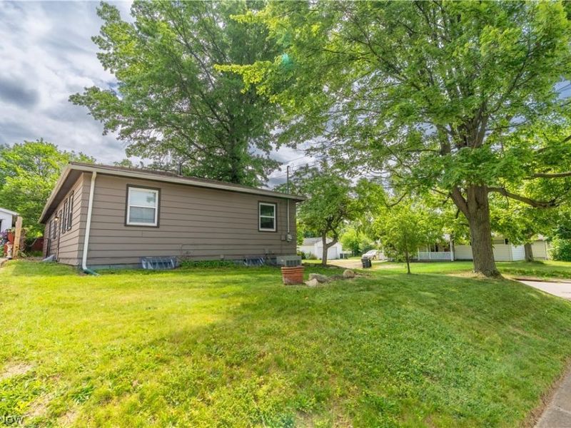 1925 Quayle Drive , Akron, OH 44312 Photo 39