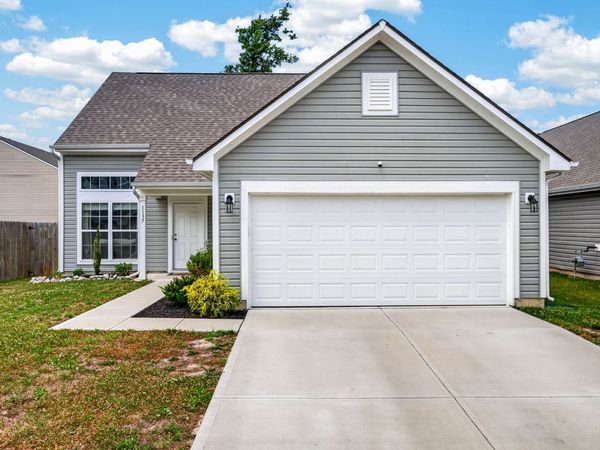 1137 N Aberdeen Drive, Franklin, IN 46131