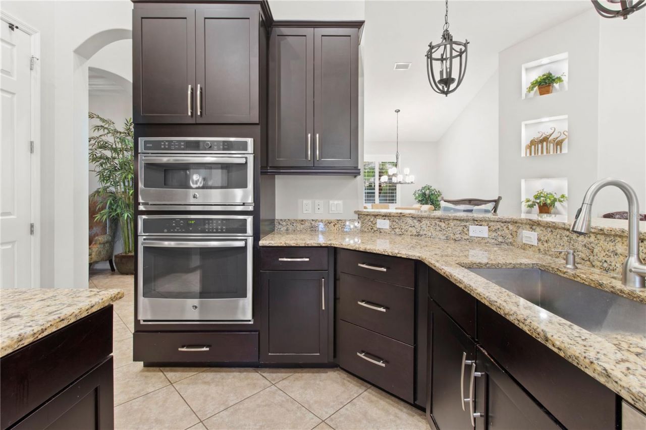 553 Chantilly Trail, Bradenton, FL 34212 Photo