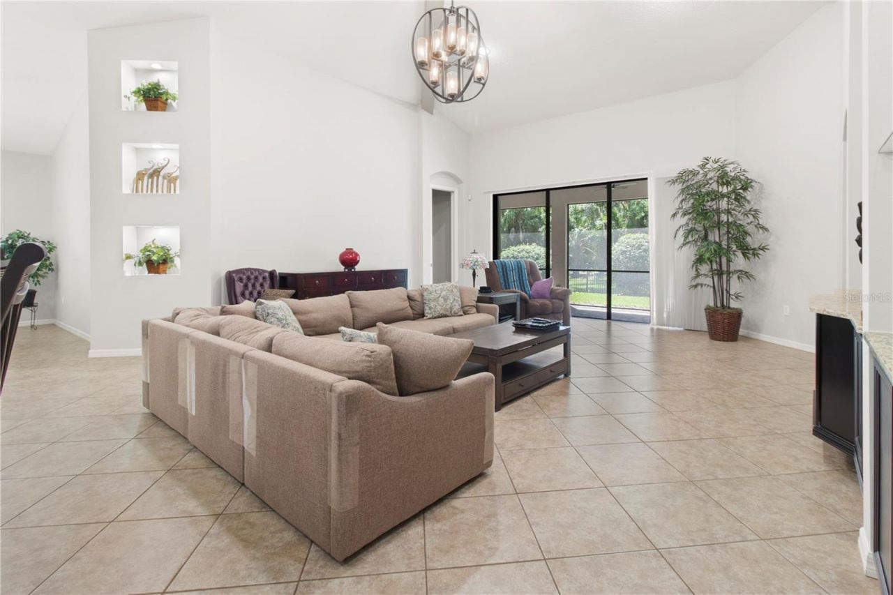 553 Chantilly Trail, Bradenton, FL 34212 Photo