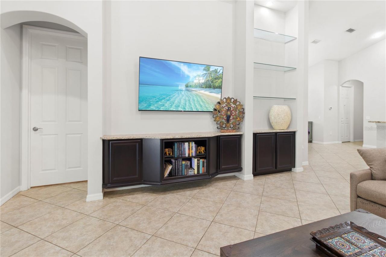 553 Chantilly Trail, Bradenton, FL 34212 Photo