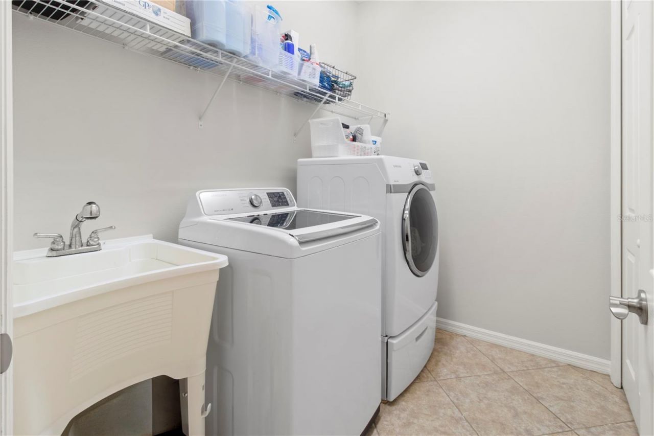 553 Chantilly Trail, Bradenton, FL 34212 Photo
