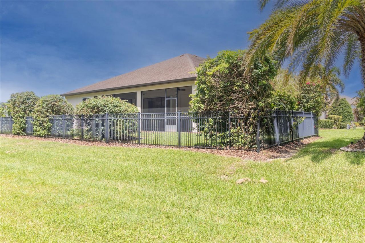 553 Chantilly Trail, Bradenton, FL 34212 Photo