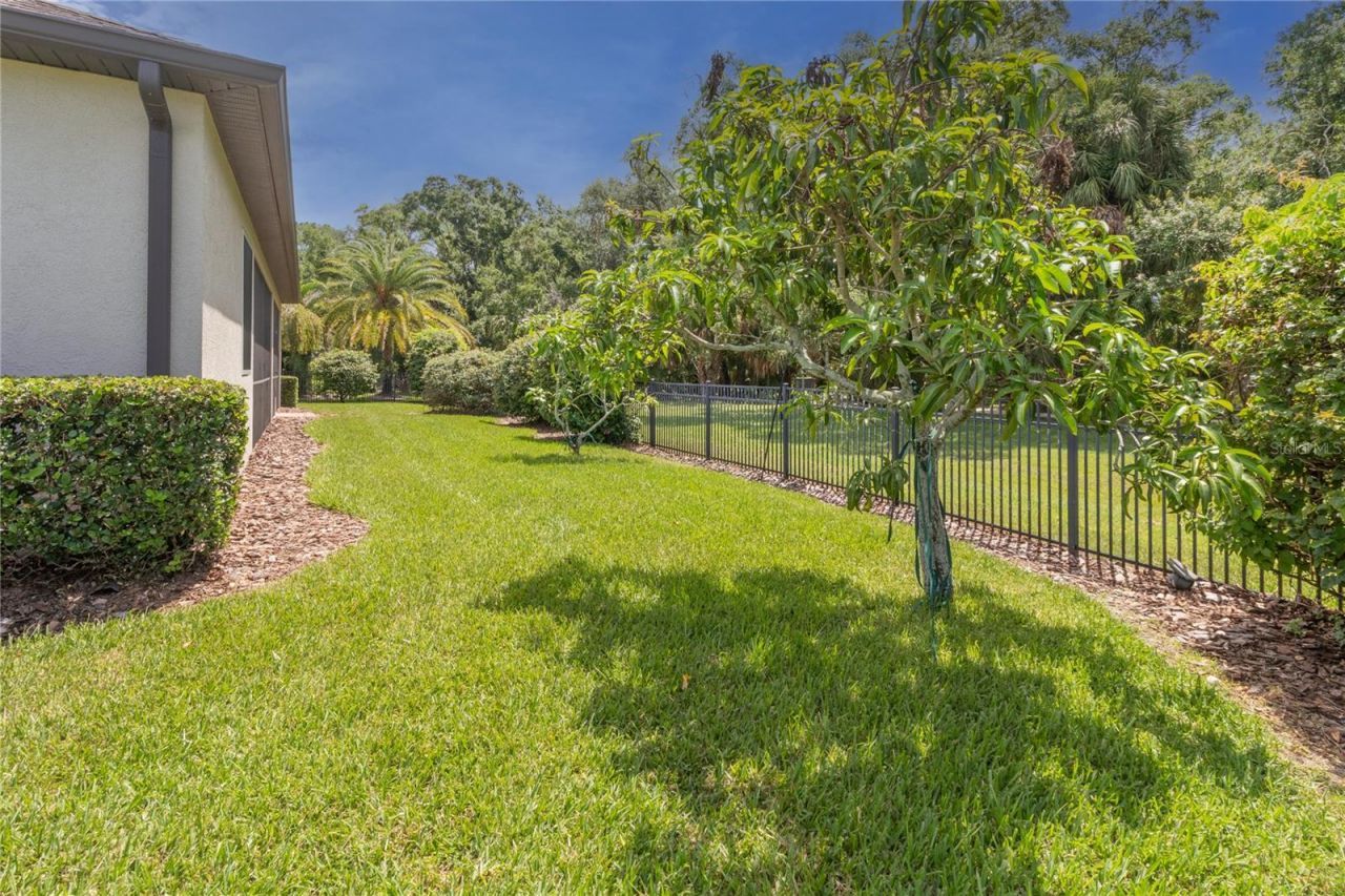 553 Chantilly Trail, Bradenton, FL 34212 Photo