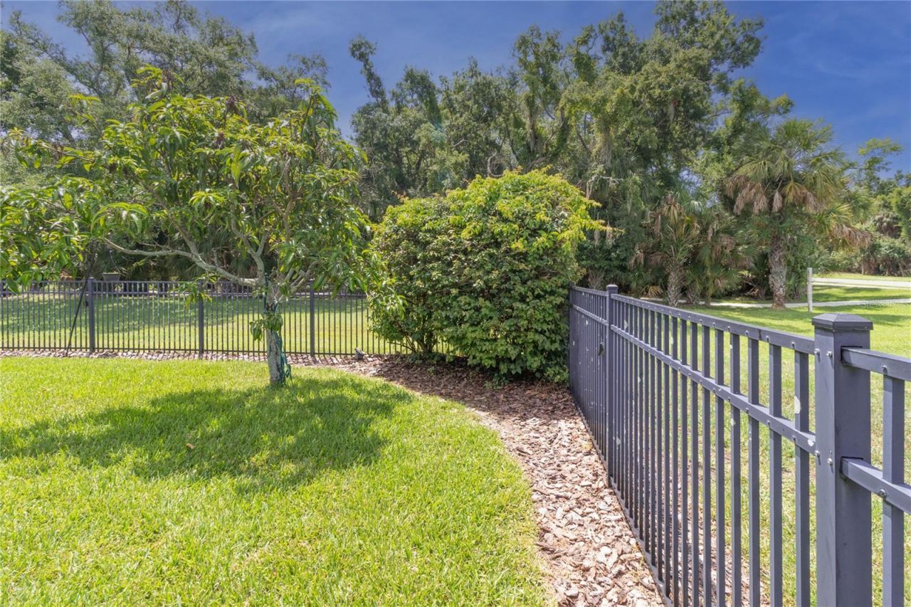 553 Chantilly Trail, Bradenton, FL 34212 Photo