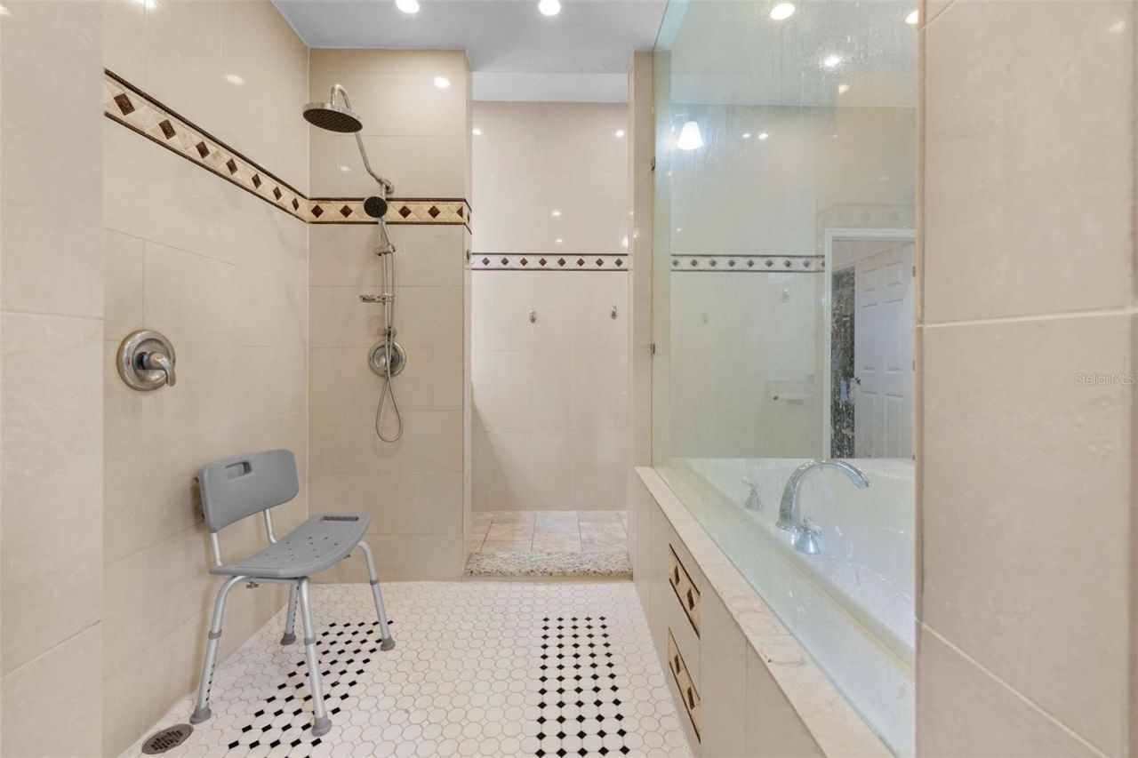7393 Royal Oak Drive, Spring Hill, FL 34607 Photo