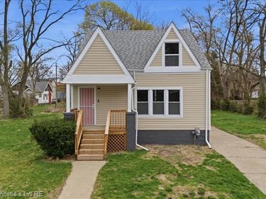 16596 Santa Rosa Drive, Detroit, MI 48221