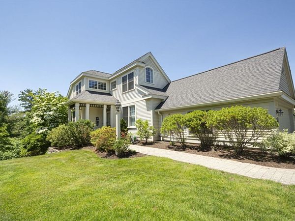 53 Carriage Hill, Unit 53, Southborough, MA 01772