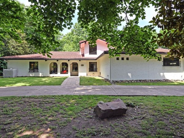 725 Greenville Avenue, Glendale, OH 45246