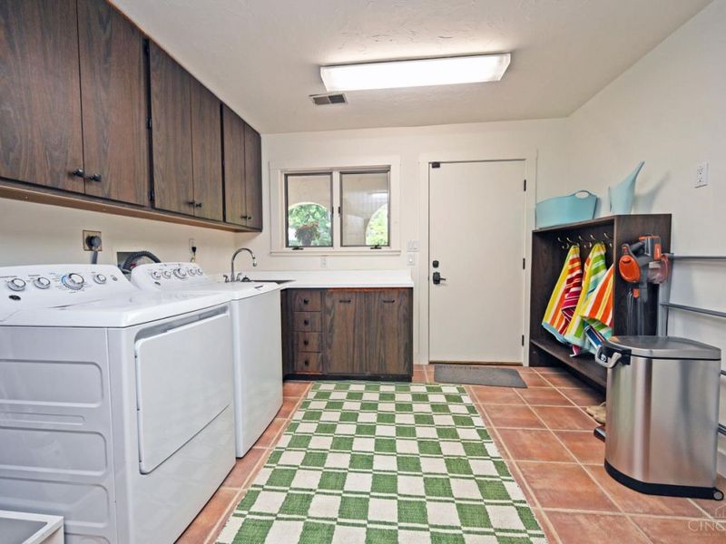 725 Greenville Avenue, Glendale, OH 45246 Photo 46