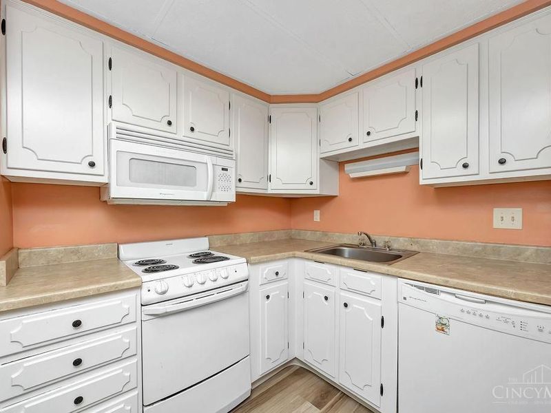 399 W Galbraith Road, Unit 101, Cincinnati, OH 45215 Photo 11