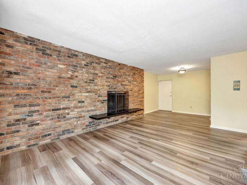 399 W Galbraith Road, Unit 101, Cincinnati, OH 45215 Photo 2