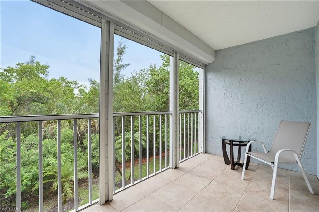 3031 Sandpiper Bay Cir, Unit F205, Naples, FL 34112 Photo