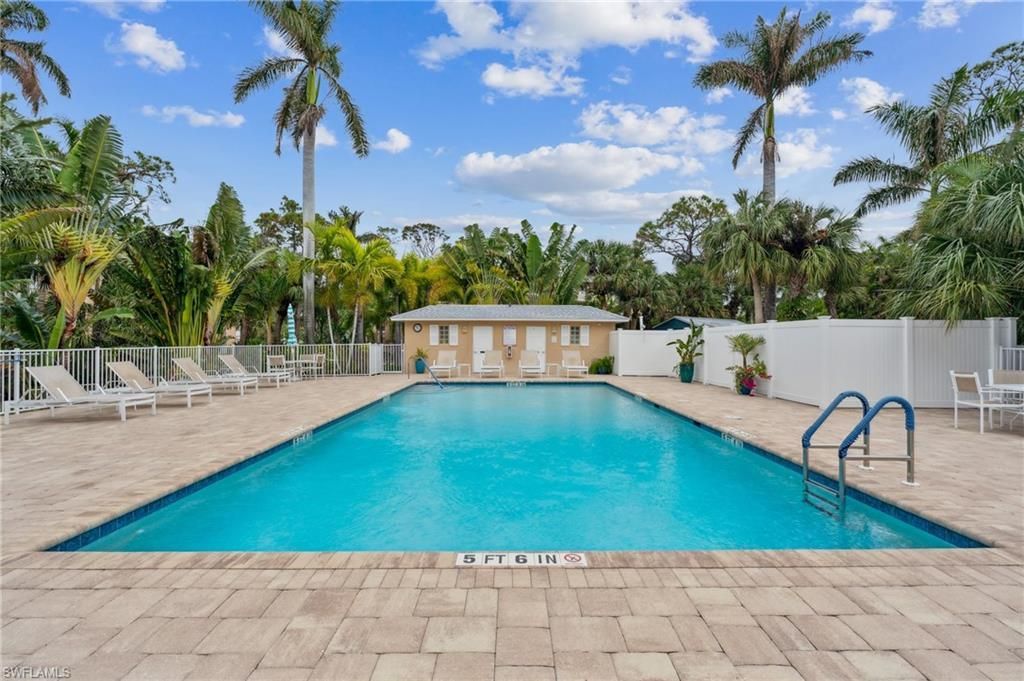 3031 Sandpiper Bay Cir, Unit F205, Naples, FL 34112 Photo