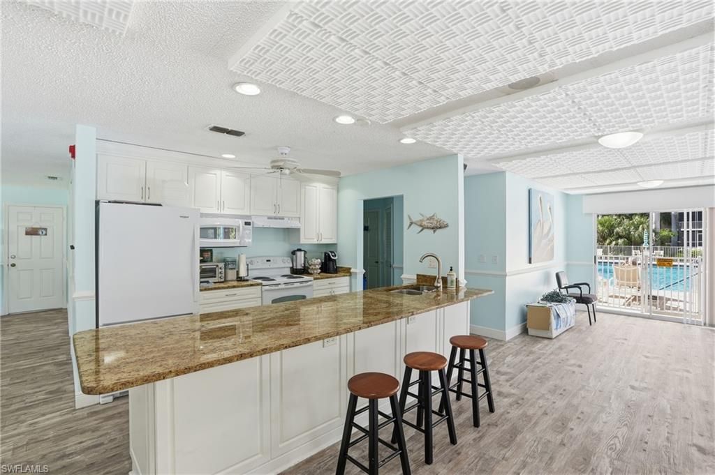 3031 Sandpiper Bay Cir, Unit F205, Naples, FL 34112 Photo