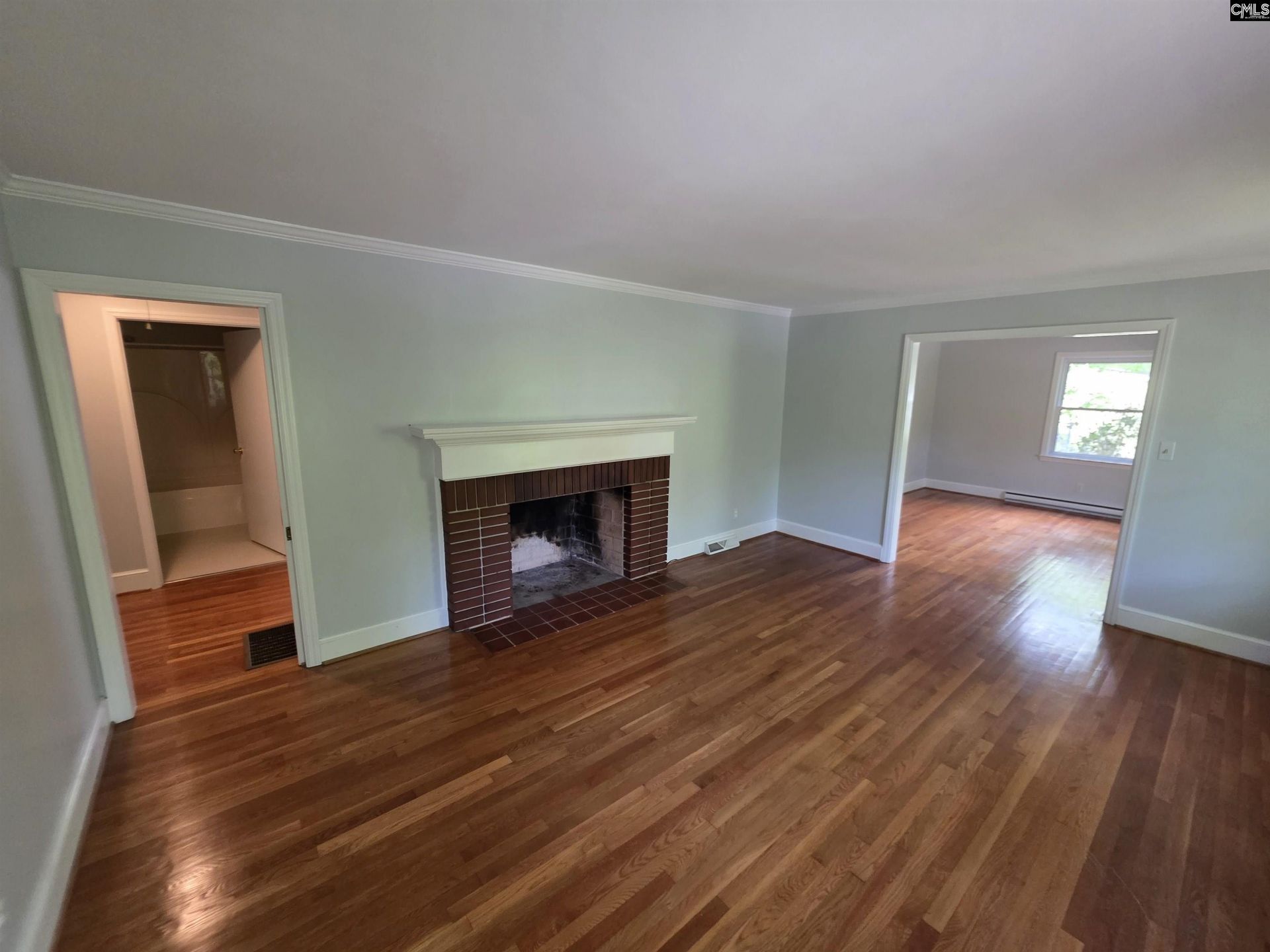 110 Crestwood Drive  Photo 4