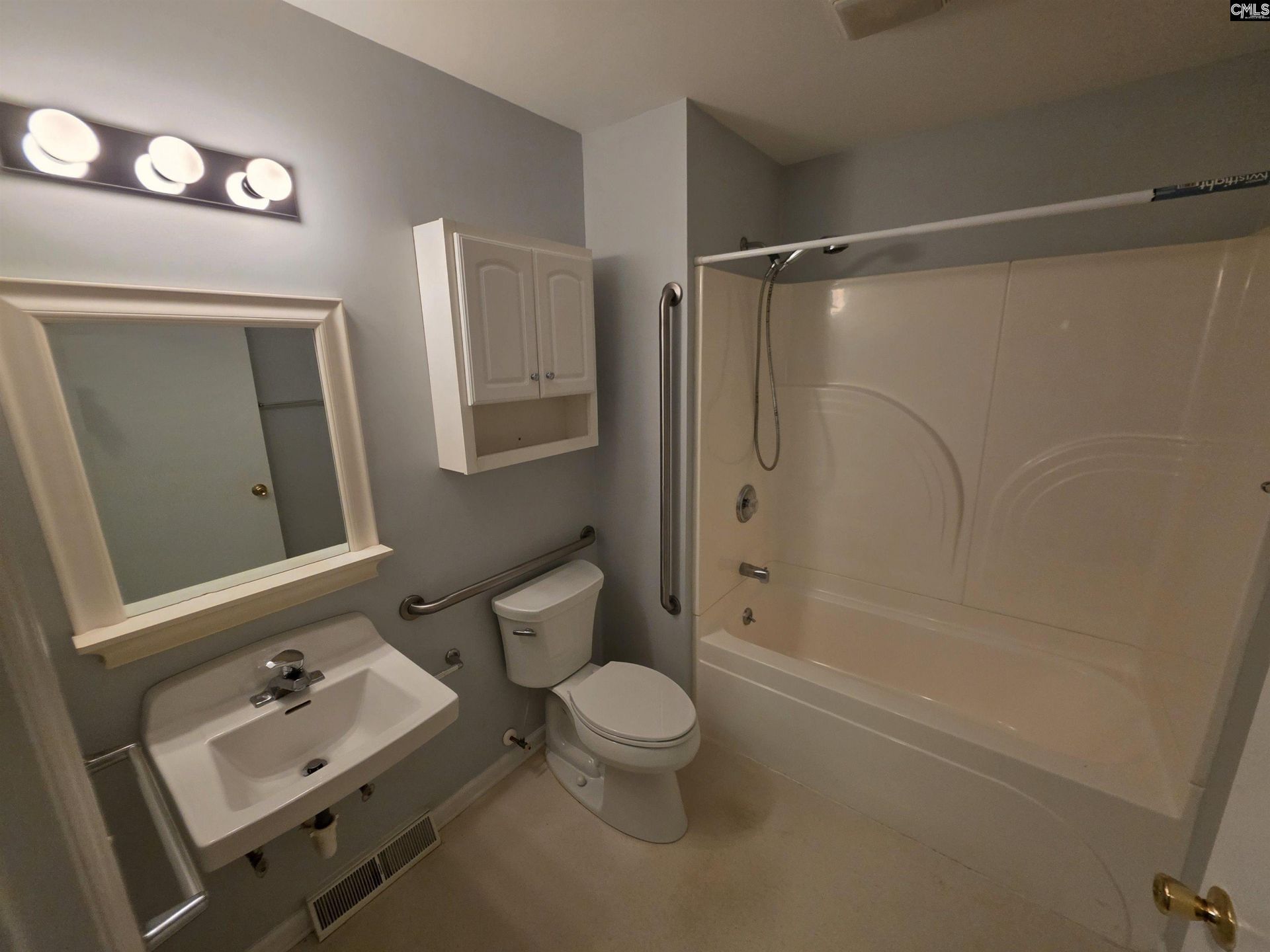 110 Crestwood Drive  Photo 8