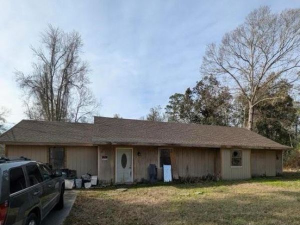 28442 HOLLY Drive , Lacombe, LA 70445