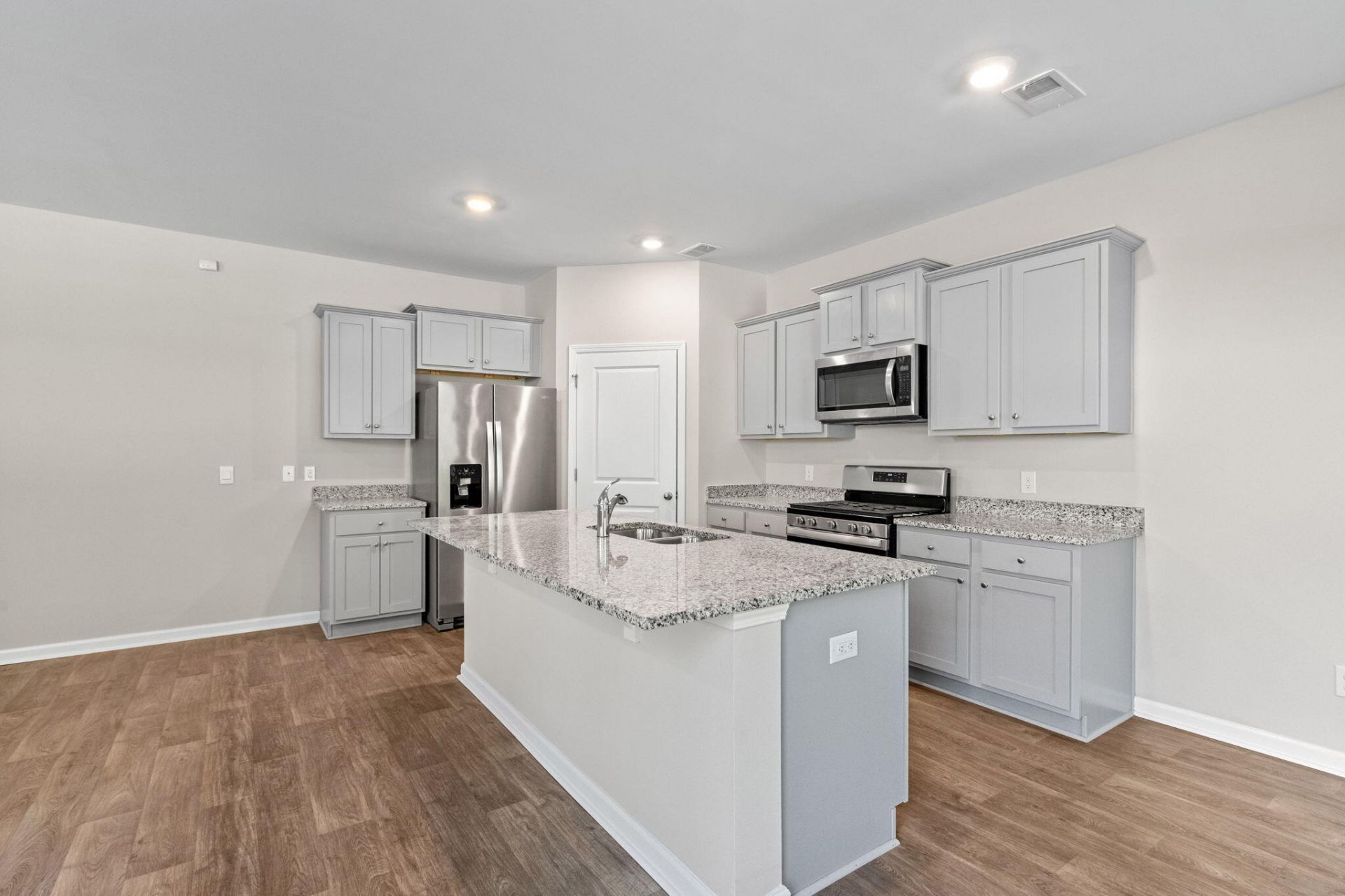841 Kirby Court Photo 6