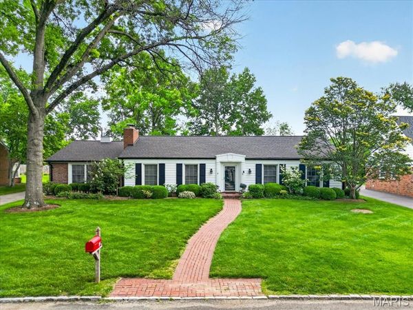 26 Narragansett Drive , Ladue, MO 63124