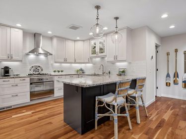 5724 Duncan Lane, Edina, MN 55436