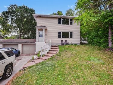 1680 Burns Avenue , Saint Paul, MN 55106